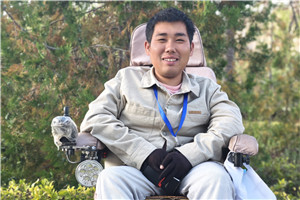 散文獎：《青白石階》 作者： 柳客行（回族）         獲獎感言在這里我首先要感謝駿馬獎評委對我的鼓勵和肯定。我覺得這份榮譽不僅僅屬于我個人，更屬于我的文學之路上給予我親切關懷和無私幫助的人們。是這些溫暖讓我真誠地愛著這個世界，讓我堅信文學的力量，以羸弱的身體守望文學理想。感謝在場的每一位領導和來賓，能夠聆聽一個無力舉起話筒的作者……