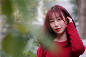 童話：獲獎作品《白夜夢想家》作者：諾亞         獲獎感言我們常說，在今天仍然堅持寫作，是一件不容易的事情，但它對于我來說是唯一的選項。我的兒童文學寫作不僅是為了孩子，也是為了兒時的自己。人是需要說很多話的，而沉默的孩子選擇閉上嘴……